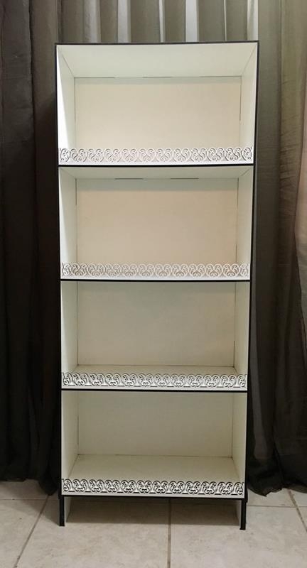 Armário Provençal com 3 Prateleiras com Detalhes Preto 1,50 por 0,60 Armário Provençal com 3 Prateleiras com Detalhes Preto 1,50 por 0,60