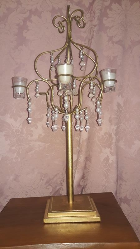 Árvore de Vela Dourada com 6 Velas Árvore de Vela Dourada com 6 Velas