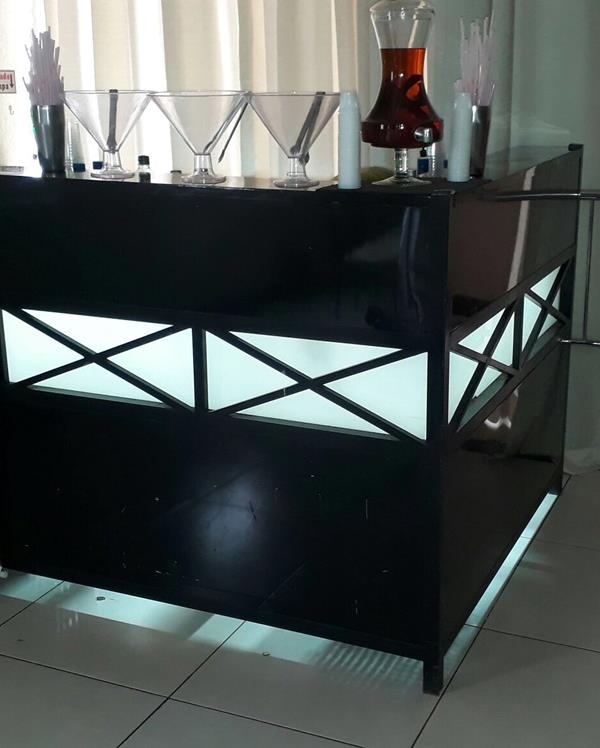 Bar Grande com Iluminação Bar Grande com Iluminação