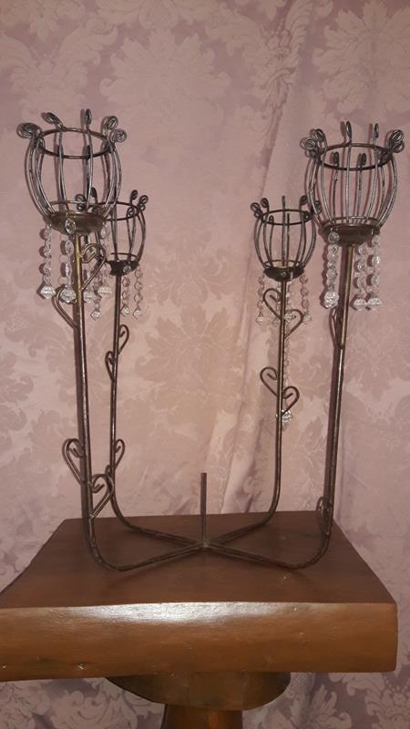 Candelabro de Ferro com 4 Gaiolas e Cristais Candelabro de Ferro com 4 Gaiolas e Cristais