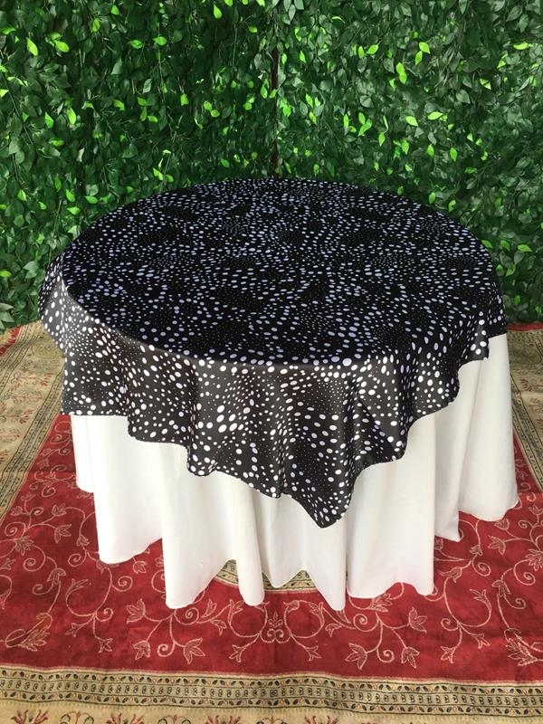 Cobre Mancha de Cetim Preto com Bolinhas Brancas Cobre Mancha de Cetim Preto com Bolinhas Brancas