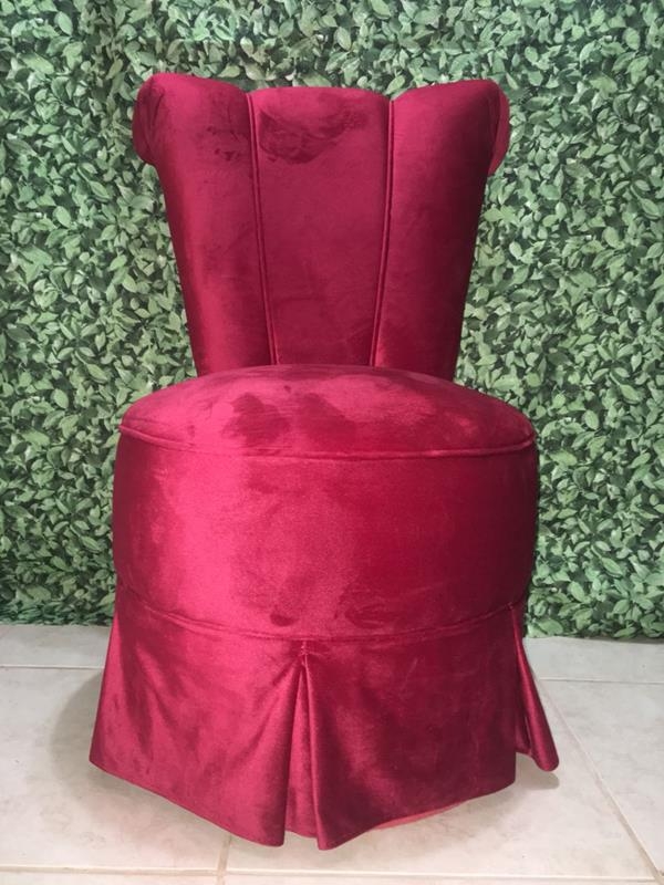 Poltrona de Veludo Vermelha Poltrona de Veludo Vermelha