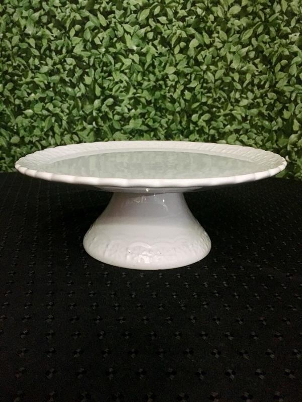 Prato de Porcelana Médio com Pé Prato de Porcelana Médio com Pé