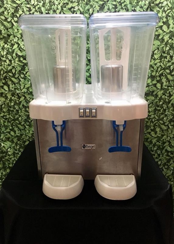 Suqueira Elétrica com 2 Dispensers de 16L cada Suqueira Elétrica com 2 Dispensers de 16L cada