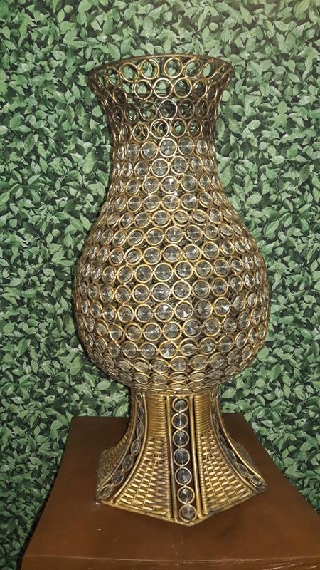 Vaso de Rattan Botija Dourado Grande Envelhecido com Cristais Vaso de Rattan Botija Dourado Grande Envelhecido com Cristais